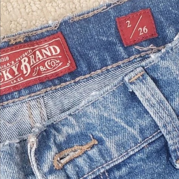 Lucky Shorts - Picture 2 of 4